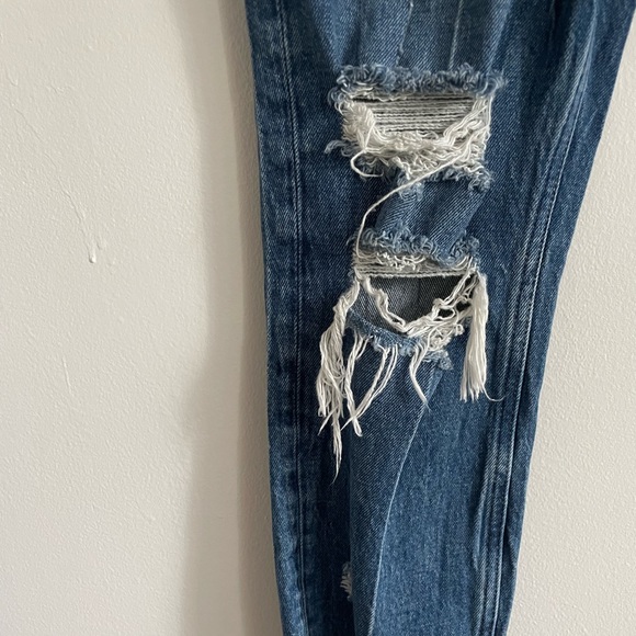 ABERCROMBIE & FITCH High Rise Mom Denim Jean - Picture 5 of 6
